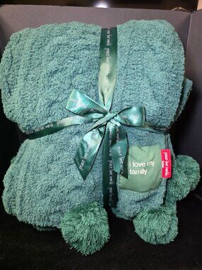 NWT Peace Love World 60x70 Pom Pom Cable Knit Blanket in Dark Forest